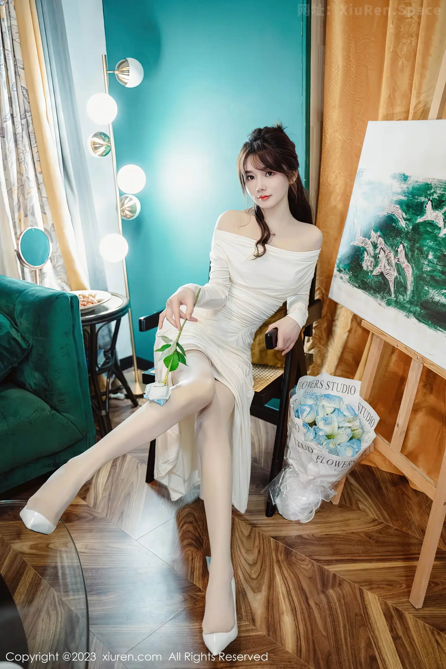 图片[4]-[Xiuren秀人网] 2023.09.15 VOL.7393 女神绮里嘉＆周妍希性感姐妹花彩色披风配超薄黑丝完美诱惑写真70P-秀人网官方网站